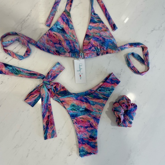 Colorful Abstract Bikini Set - Picture 2 of 2